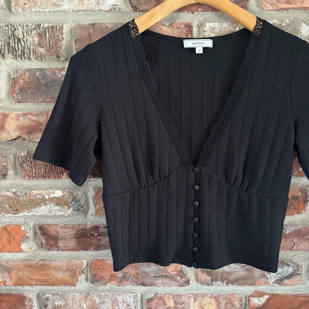 Rihoas Black Lace Trim Ribbed Crop Short Sleeve Shirt Top, S - Picture 3 of 6